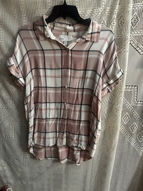No Boundaries Pink Plaid Short-Sleeve Button Down Shirt